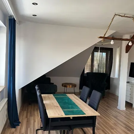 Apartament Hallera *